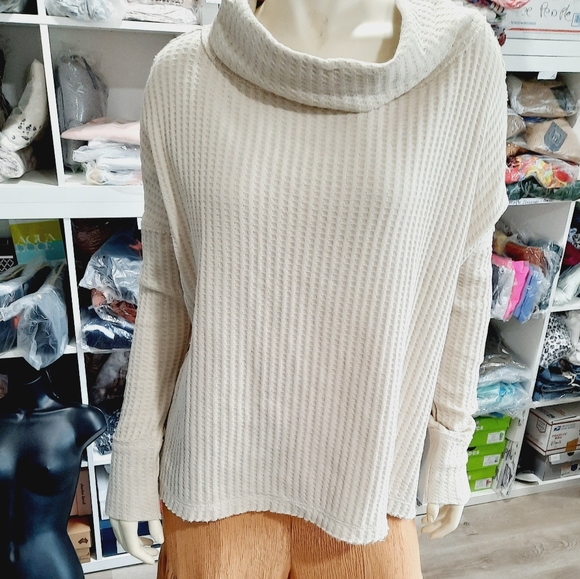 NEW Free People Juicy Long Sleeve Split Back Thermal Wafle Knit Oversized Top - Picture 10 of 14